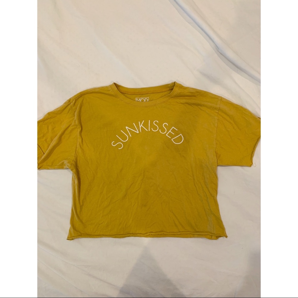 Cropped yellow “Sunkissed” tee